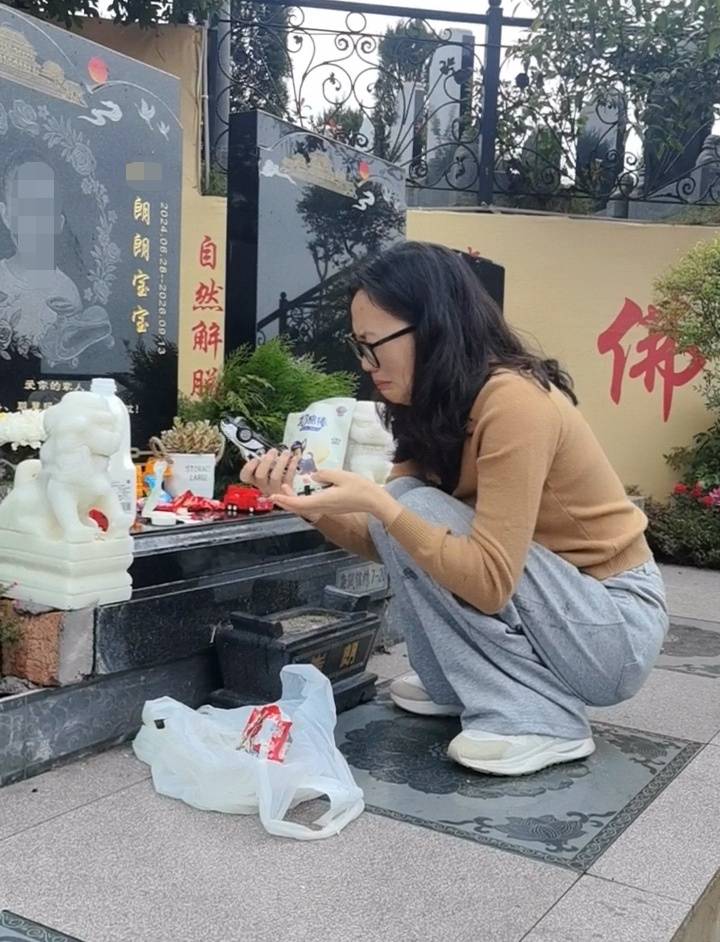 重庆2岁幼童从18楼坠亡后续：孩子母亲暴瘦11斤，控告丈夫过失致人死亡，将申请听证