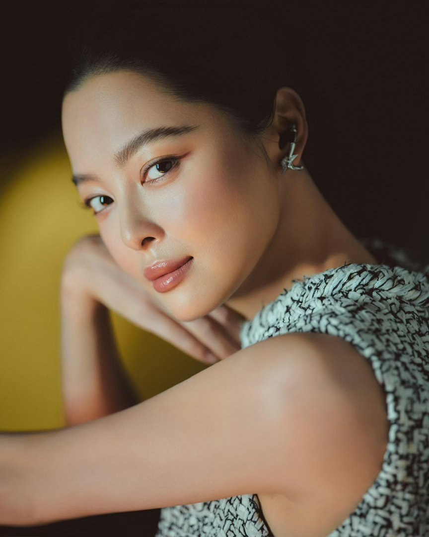 辛芷蕾身着高定优雅从容 辛芷蕾以CHANEL 2026春夏高级定制的新季高定国内