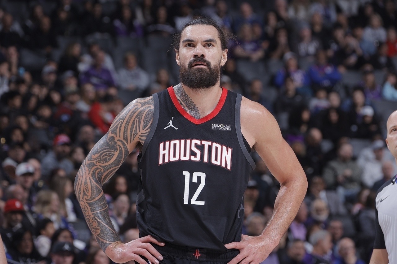 休斯顿火箭史蒂文·亚当斯NBA亚当斯谈及生涯现状：伤病迫使自己调整身体管理习惯。