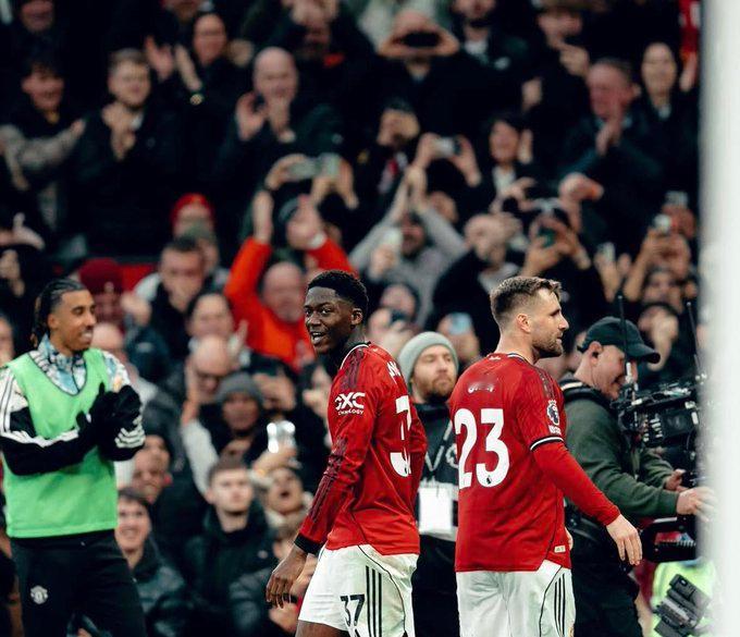 TA分析师会监控对手是否偏离预期的战术、阵型或球员角色。任何变化都会报告给场边或