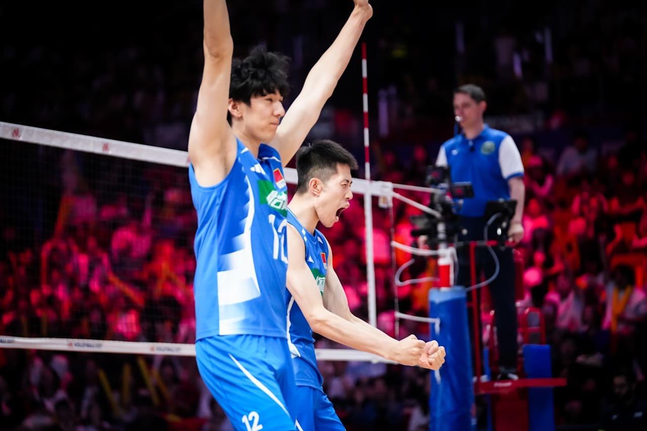中国男排3比0战胜古巴，收获临沂站第一场胜利！拿到了15.24分！ 张哲嘉最后时