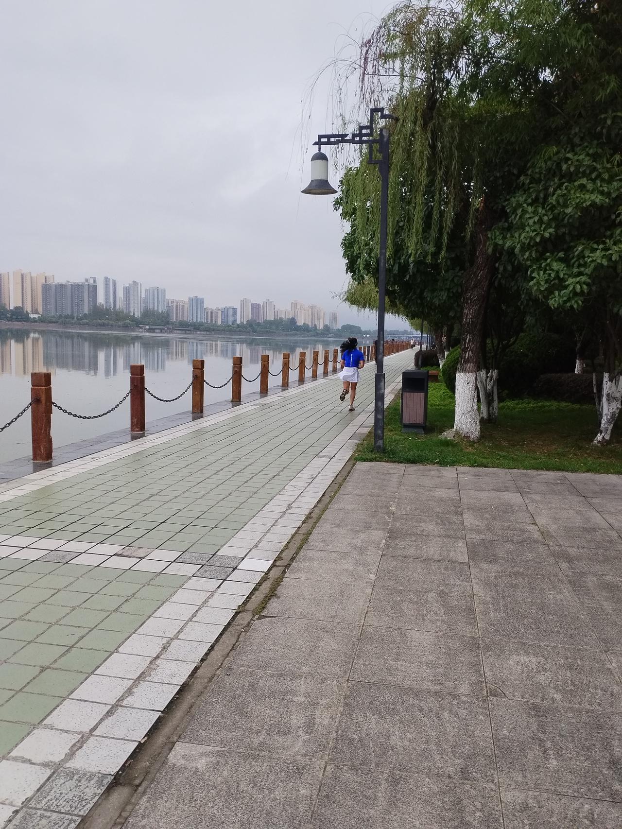荷塘清景风致
  1. 上联：青荷开浅夏下联：白鹭立平沙创作思路：“青荷”对“白