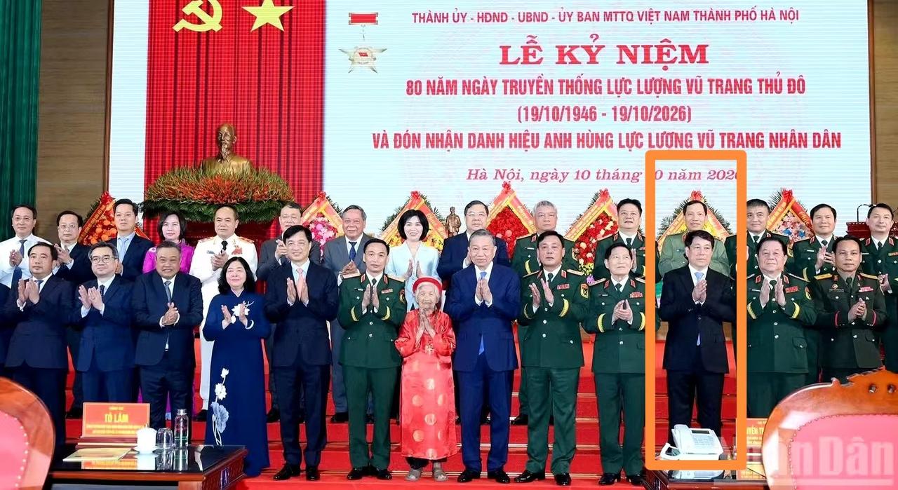 别来无恙！许久未见的梁强，在河内出席越南武装力量传统日80周年。

从现场可以看