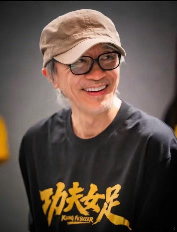 《功夫女足》本来8月7日就该下了，片方想冲30亿，硬是延了34天。结果票房只从2