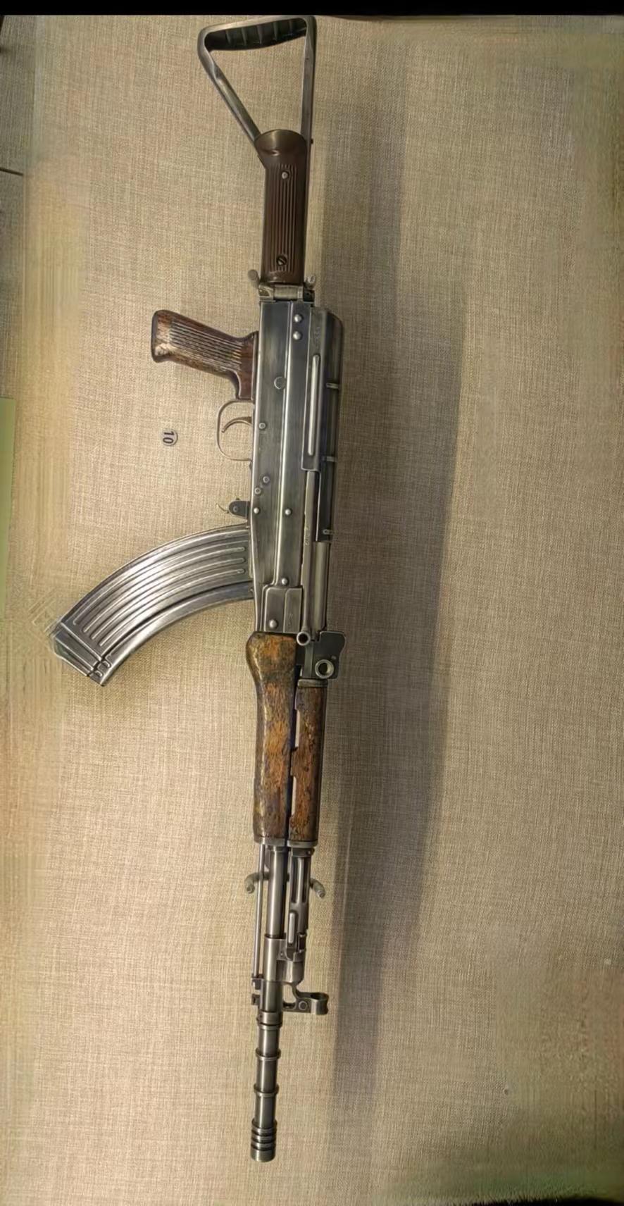 看见之前跟自己一起摸爬滚打的战友，想它了！