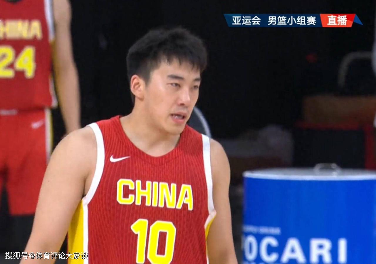 44分大胜！中国男篮105-61碾压菲律宾，7人得分上双，锁定小组头名！
   