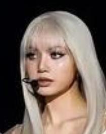 2026年4月18日，Lisa在科切拉音乐节上以“末日机械天使”造型惊喜空降救场