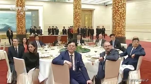 有必要这么自卑吗？很多人盯着人家的企业家团队，觉得咱们没法对比，这个也是事实但没