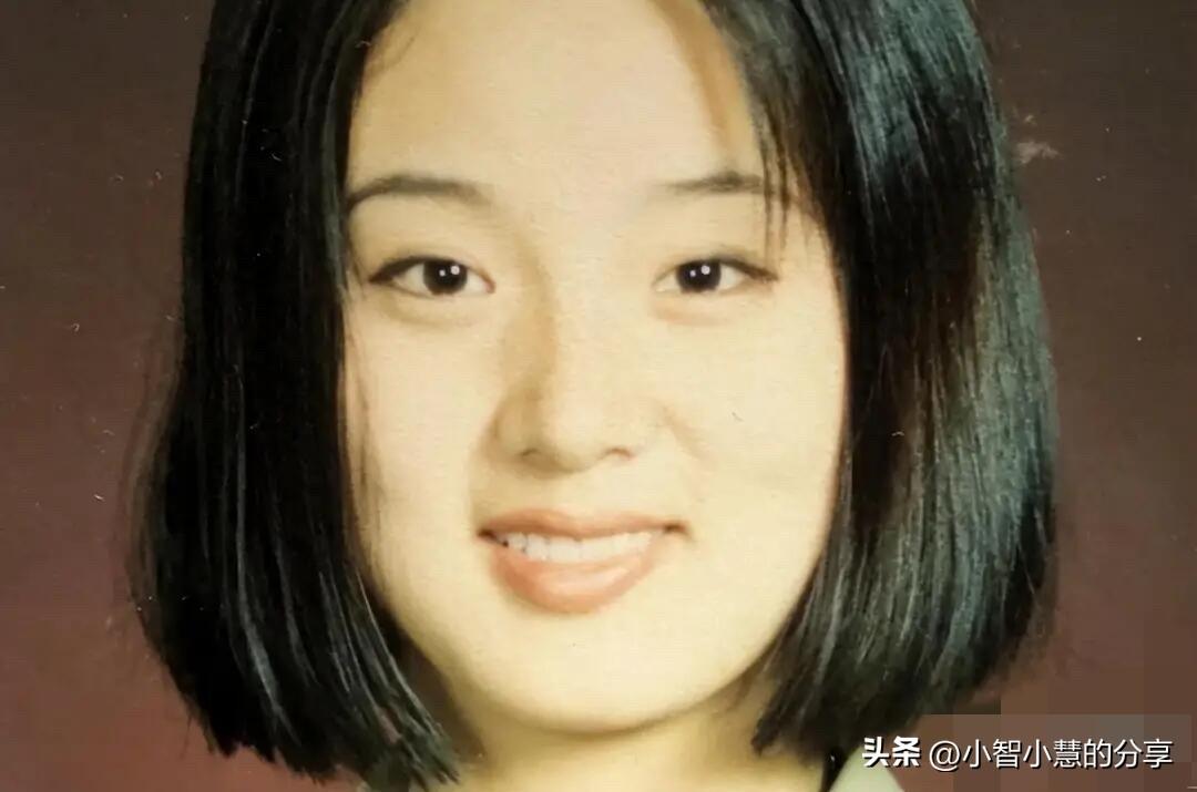 这是谁啊，长相如此的标志，是温润如玉的气质，标准的五官，立体的鼻梁，还有一双含情