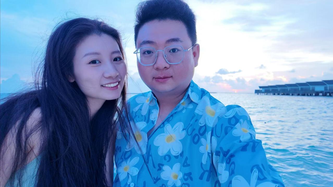 在世界最美的地方，享受着爱与陪伴，让时光充满甜蜜与快乐！