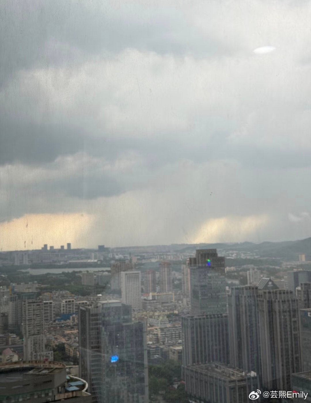 南京的天，下大雨了☔️ 