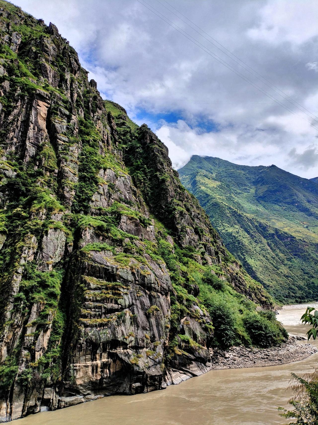 一张照片记录你旅行的高光时刻怒江峡谷老虎跳，旅行打卡风景随拍。