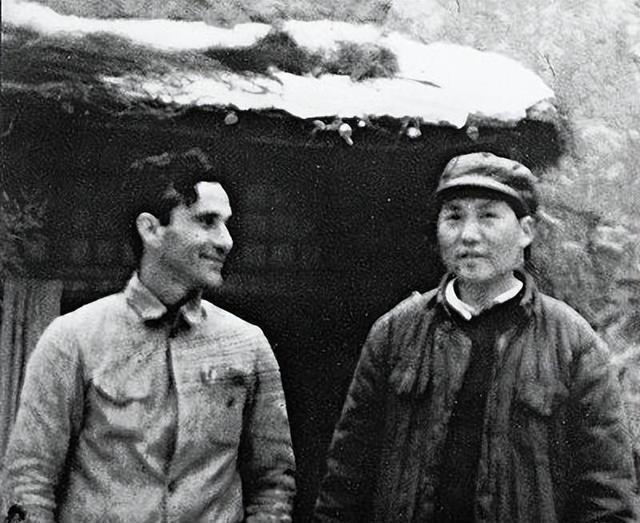 1936年春夏，红军长征落脚陕北，外界对这支队伍知之甚少。国民党封锁消息，红色根