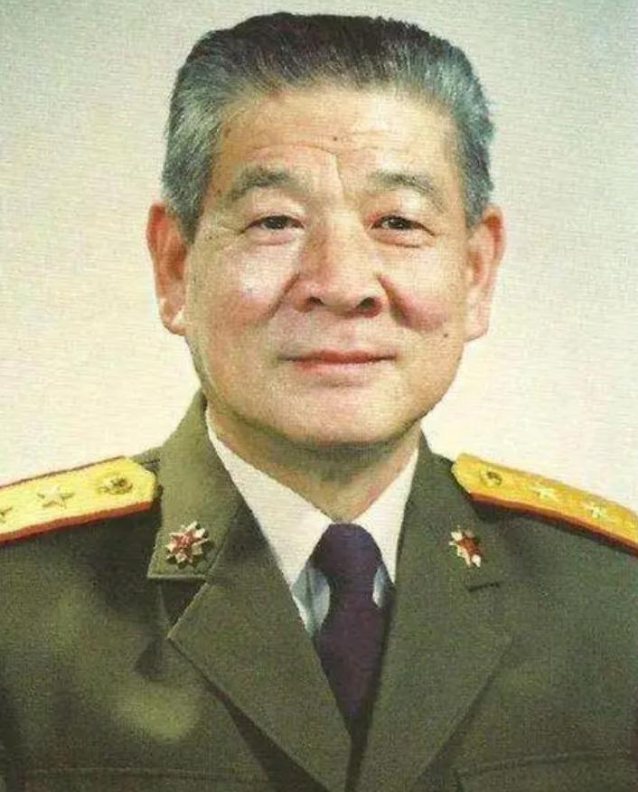 副团长直接升为副军长！1975年正在训练的王英洲突然被军长叫去办公室，他忐忑是不