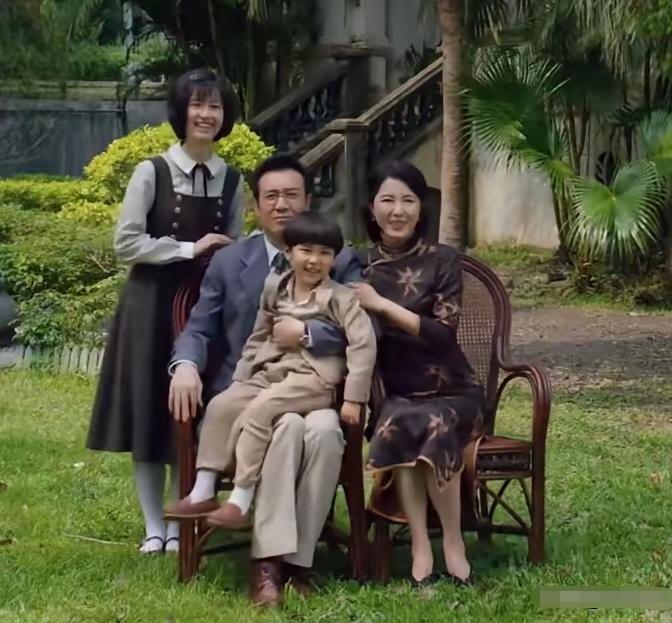 亲情与信仰的取舍——《沉默的荣耀》的着力点
     看到37集，APP上还要购