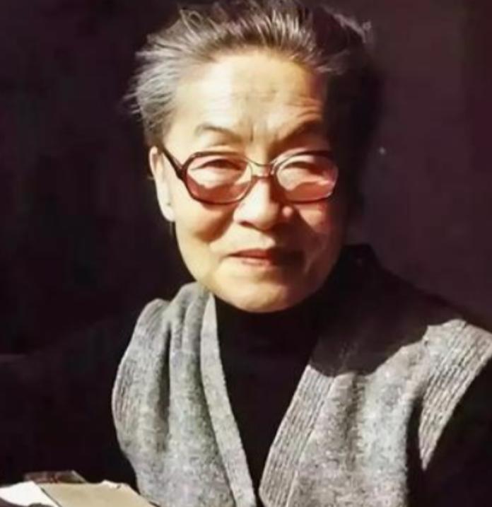 人性最大的谎言就是，老婆可以再娶，而妈妈只有一个，这句话害了无数个家庭，没错，你