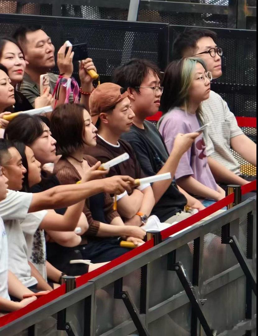 马龙看蔡依林演唱会马龙夏露一起看蔡依林演唱会马龙夏露一起去看蔡依林演唱会了！ 
