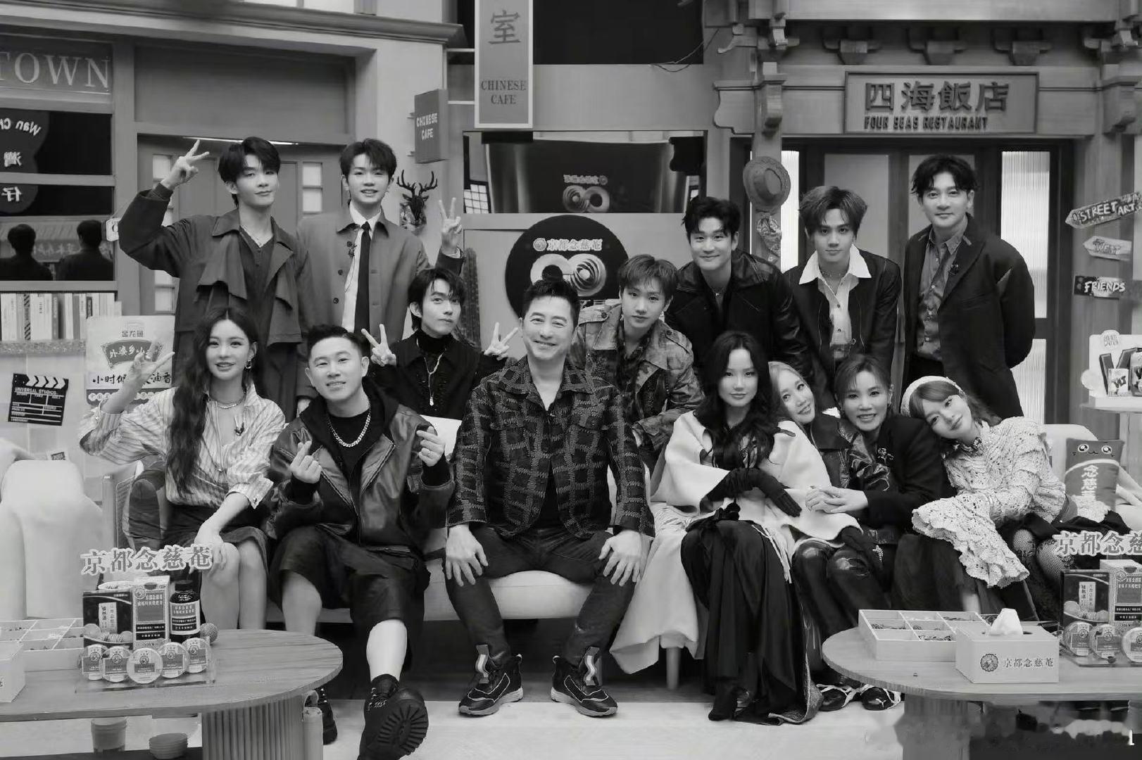 欧阳娜娜晒声生不息后台照欧阳娜娜晒声生不息后台照，娜比太会拍咯～欧阳娜娜晒声生不