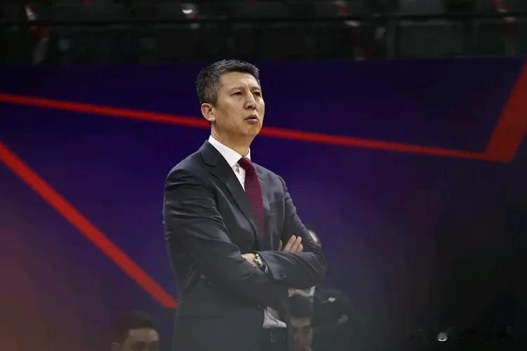 在结束了1胜10负的海外拉练后，中国篮协在今天宣布了临时主教练郭士强的转正公告。