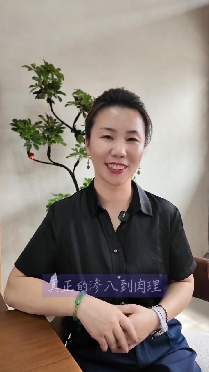 世间万物都有自己扎根的土壤，不必羡慕别人的温室，也不必轻视自己的荒野。我做了十几