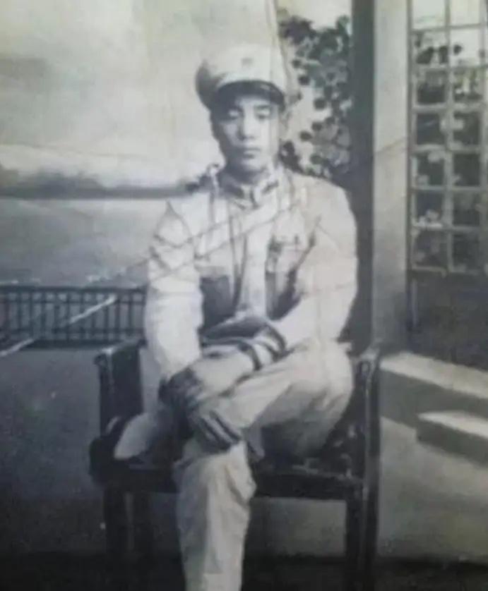 1982年，中国驻莫桑比克大使馆翻译唐健生做了一项疯狂举动，他杀光大使馆的所有人