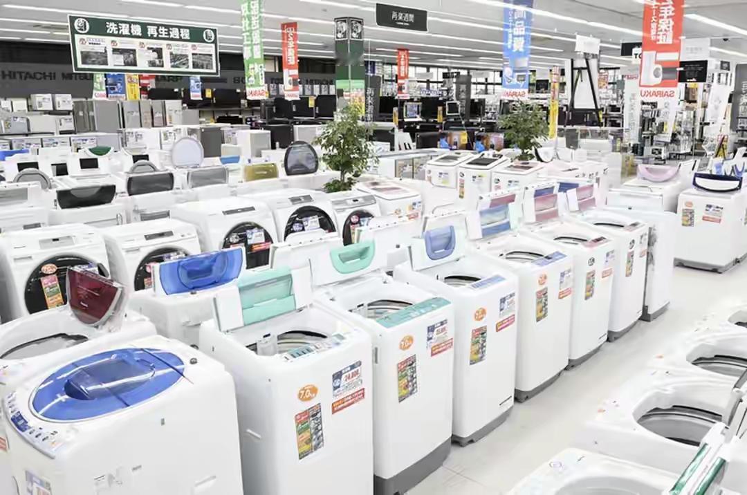 近期不少人因呼吁对日行动无实质进展而急躁，实则军事行动需时间布局。日本经济只剩旅