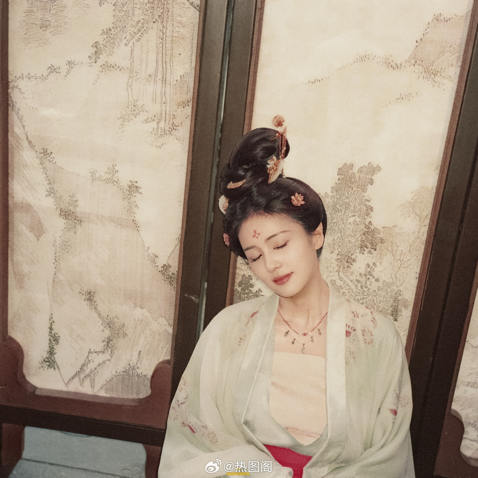 白鹿/叶璃. 