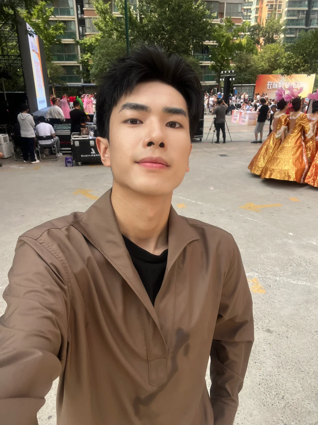 🆘🆘🆘急！一会儿就要上台主持衣服被油溅上