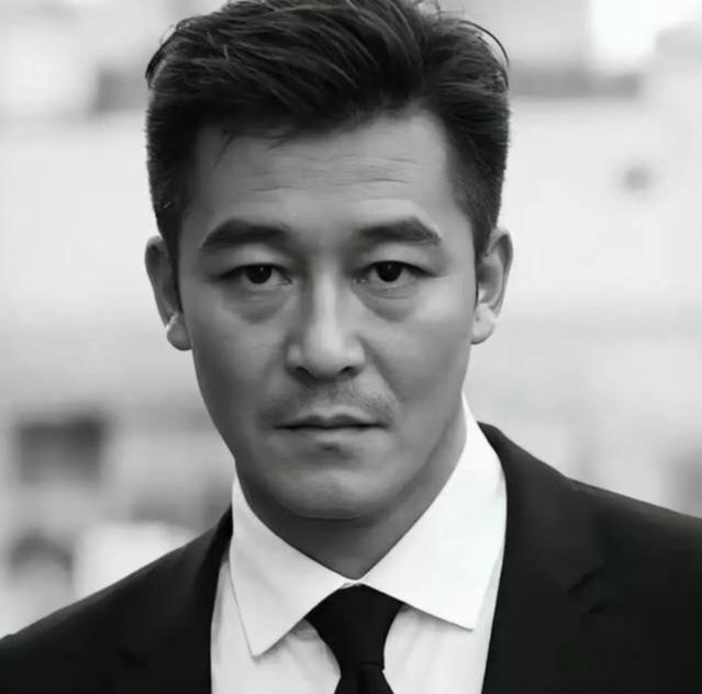 熟悉又陌生的一个面孔