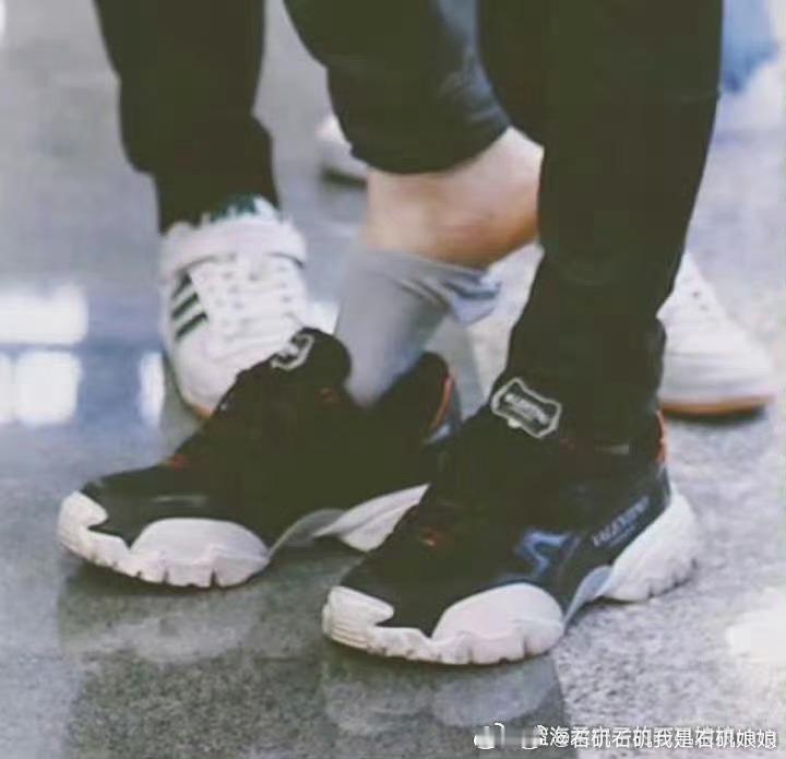 谁把我宝儿的鞋👟踩掉了 