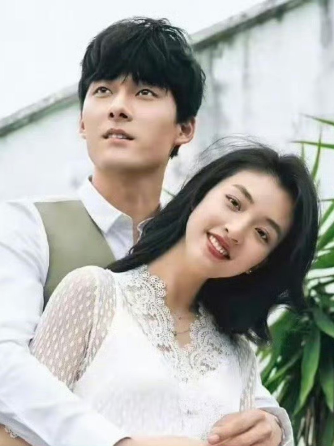 吴倩与张雨剑疑似复合 有网友在公众场合遇到吴倩张雨剑带女儿购物或用餐，两人均佩戴