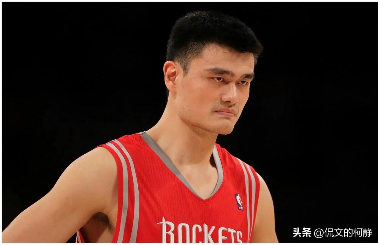 盘点NBA中国赛历史十大巨星！

1.姚明
2.特雷西-麦克格雷迪
3.勒布朗-