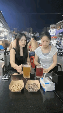 怪不得她说她的酒量能一直喝
这次真的涨见识了