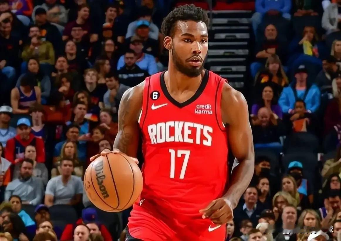 昨天火箭队135-112轻取奇才队，以7胜3负的成绩位居西部第四名，整体形势不错