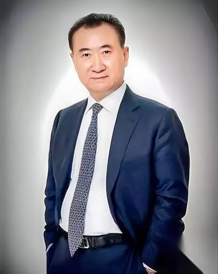 老王这手操作

真的看傻我了

刚刷到万达电影正式更名儒意电影，连证券简称都换了