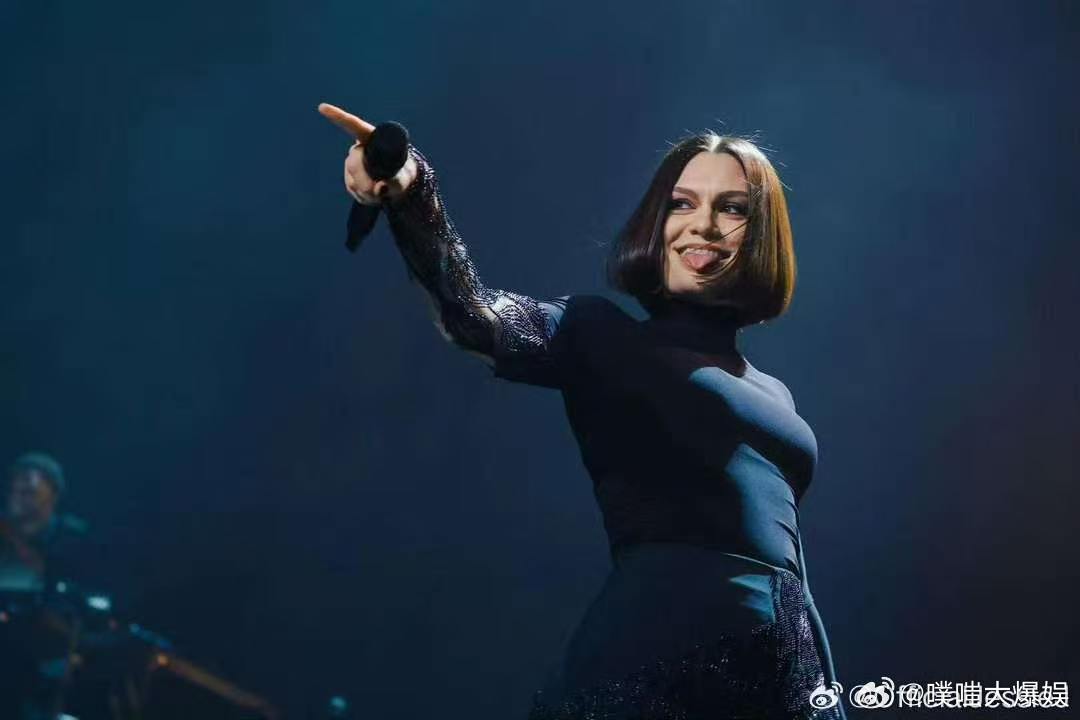 那英说结石姐嗓子眼有大炮那英说jessiej嗓子眼里有大炮歌手直播歌手2026第