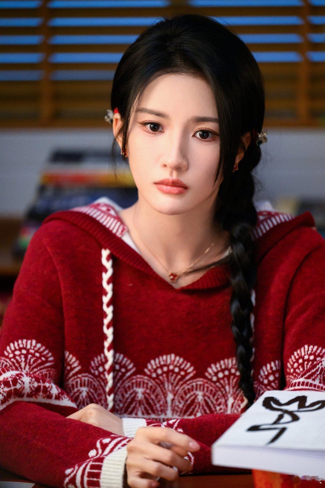 #硬糖少女303##刘些宁# 今日份糖妹新鲜物料刘些宁《龙耀2024·追光正当燃