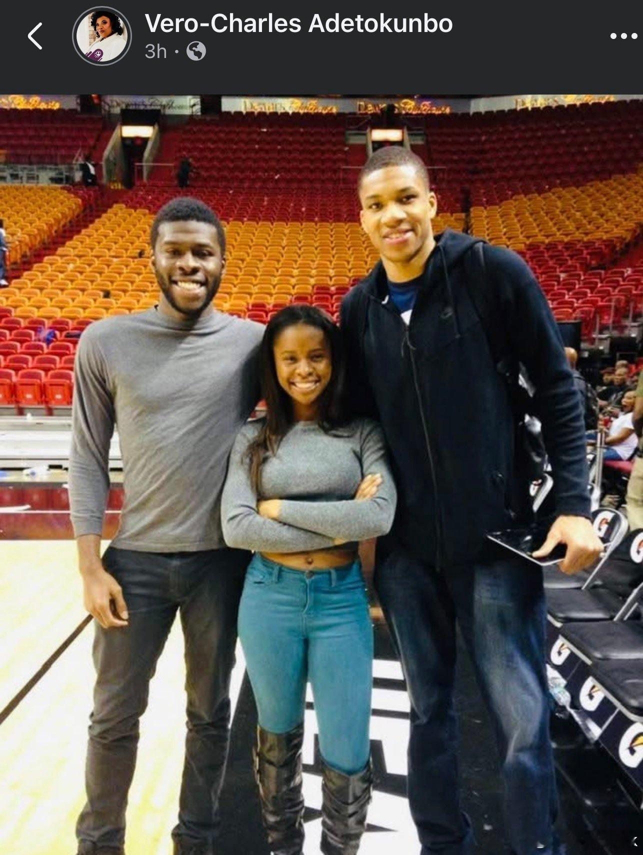 字母哥的母亲在Facebook上晒出了一张字母哥当年在迈阿密热火主场的旧照 👀