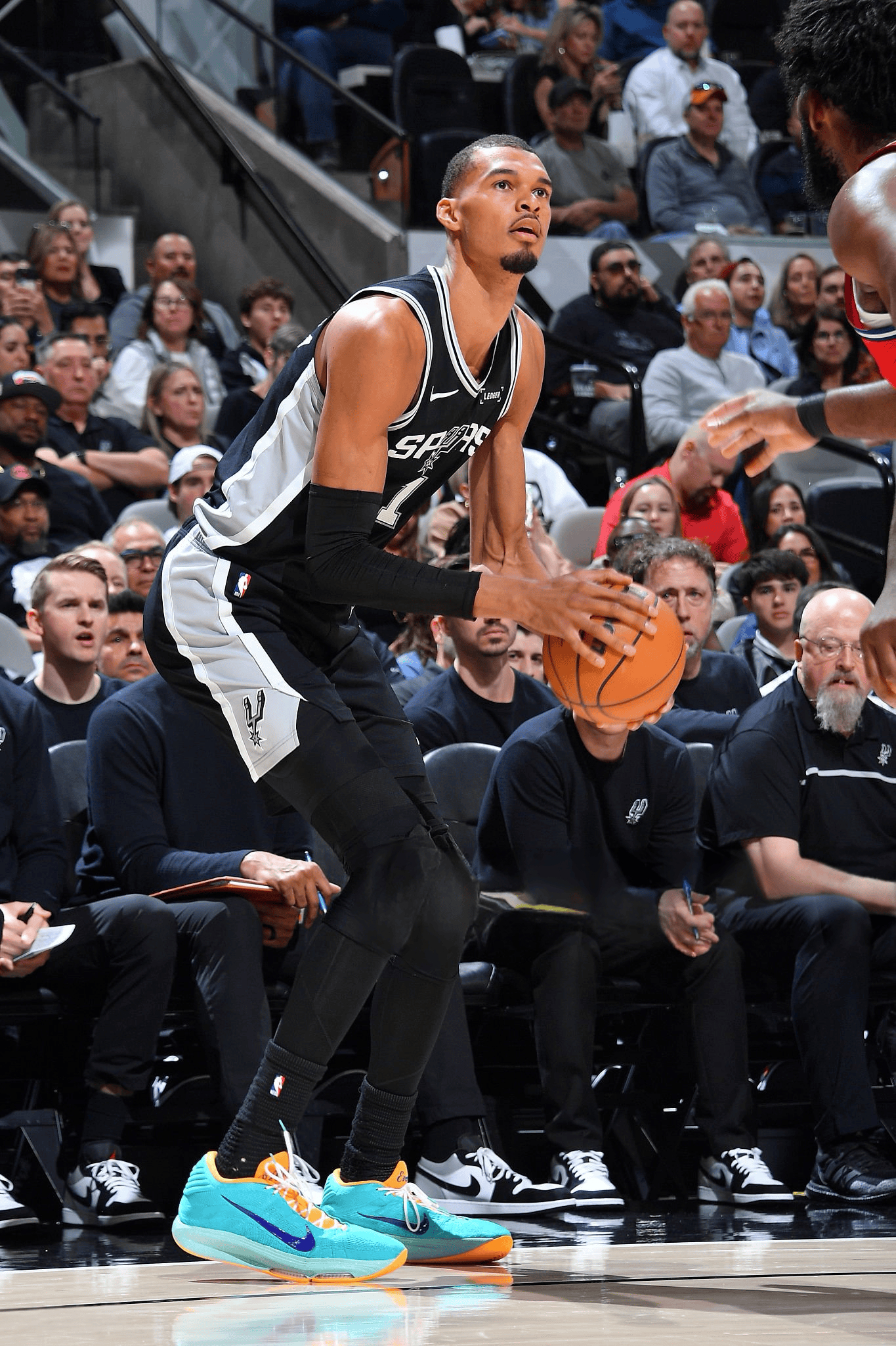 全国仅存1只的百岁斑鳖现身问题不大！据NBA记者Chris Haynes称，文班