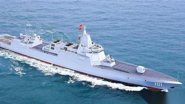 大半夜企图硬闯中国航母编队的，竟然不是误入的渔船，而是两艘满怀恶意的外军主力舰。