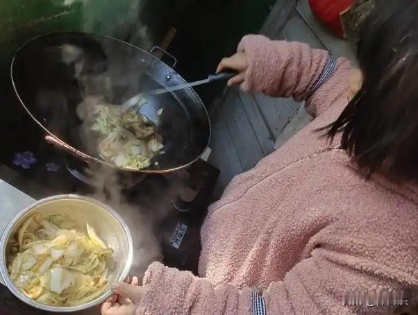 为什么外国人做饭时间很短，而中国人却需要花很长时间呢？
 
 
就外国人吃的那些