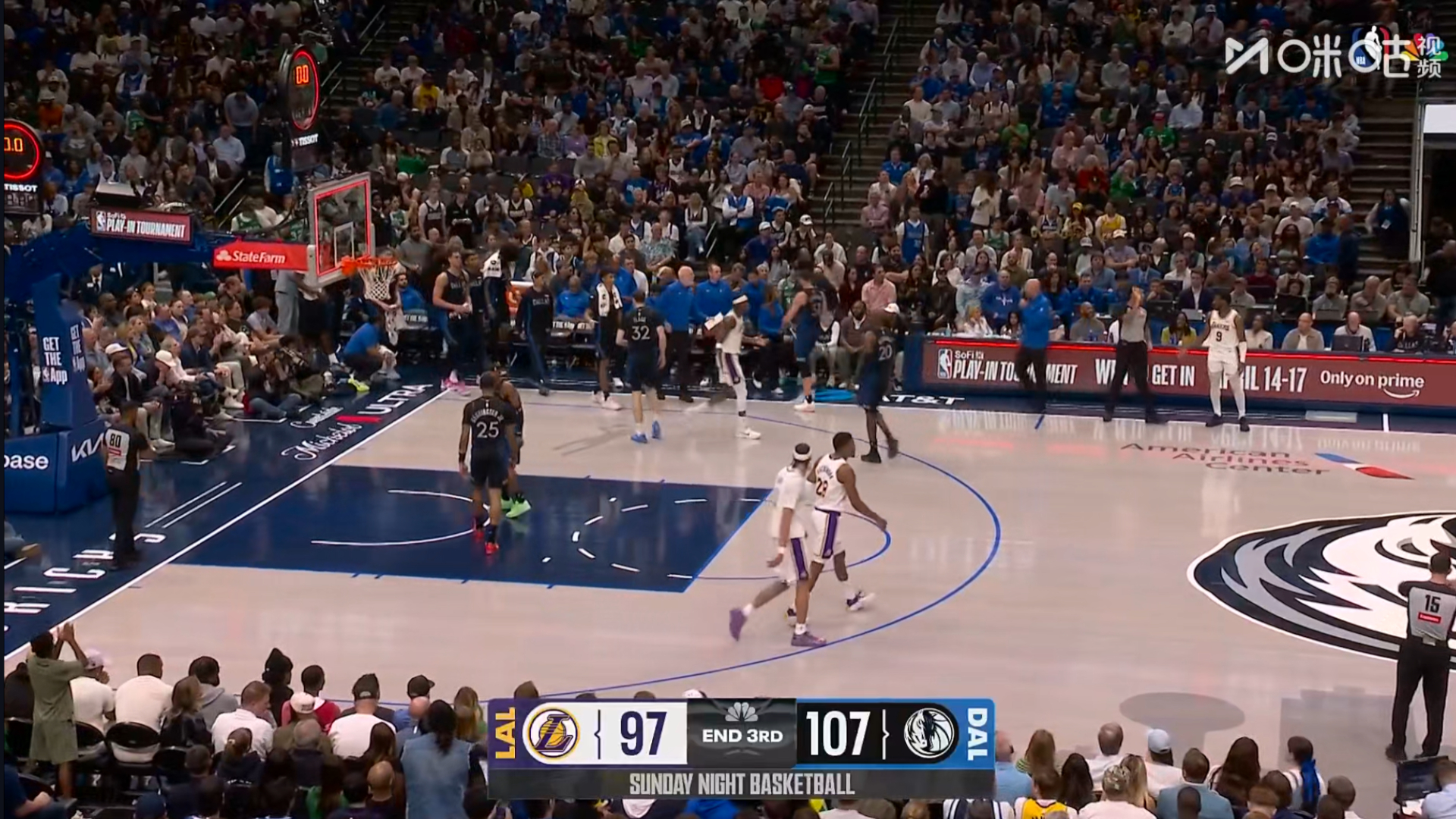 三节湖人97：107落后独行侠十分！独行侠第四节差不多该放了吧，不然要被灰熊反超