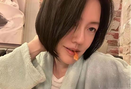 人心大快！小S被曝已没收入，节目嘉宾罢录，遭反噬代言全掉光 