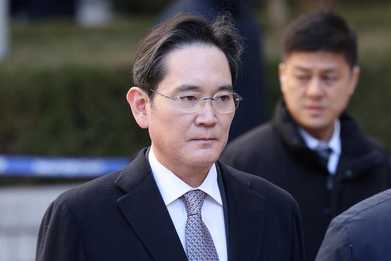 1月5日下午，三星电子会长李在镕在北京京东MALL双井店现身购物，可太让人意外了