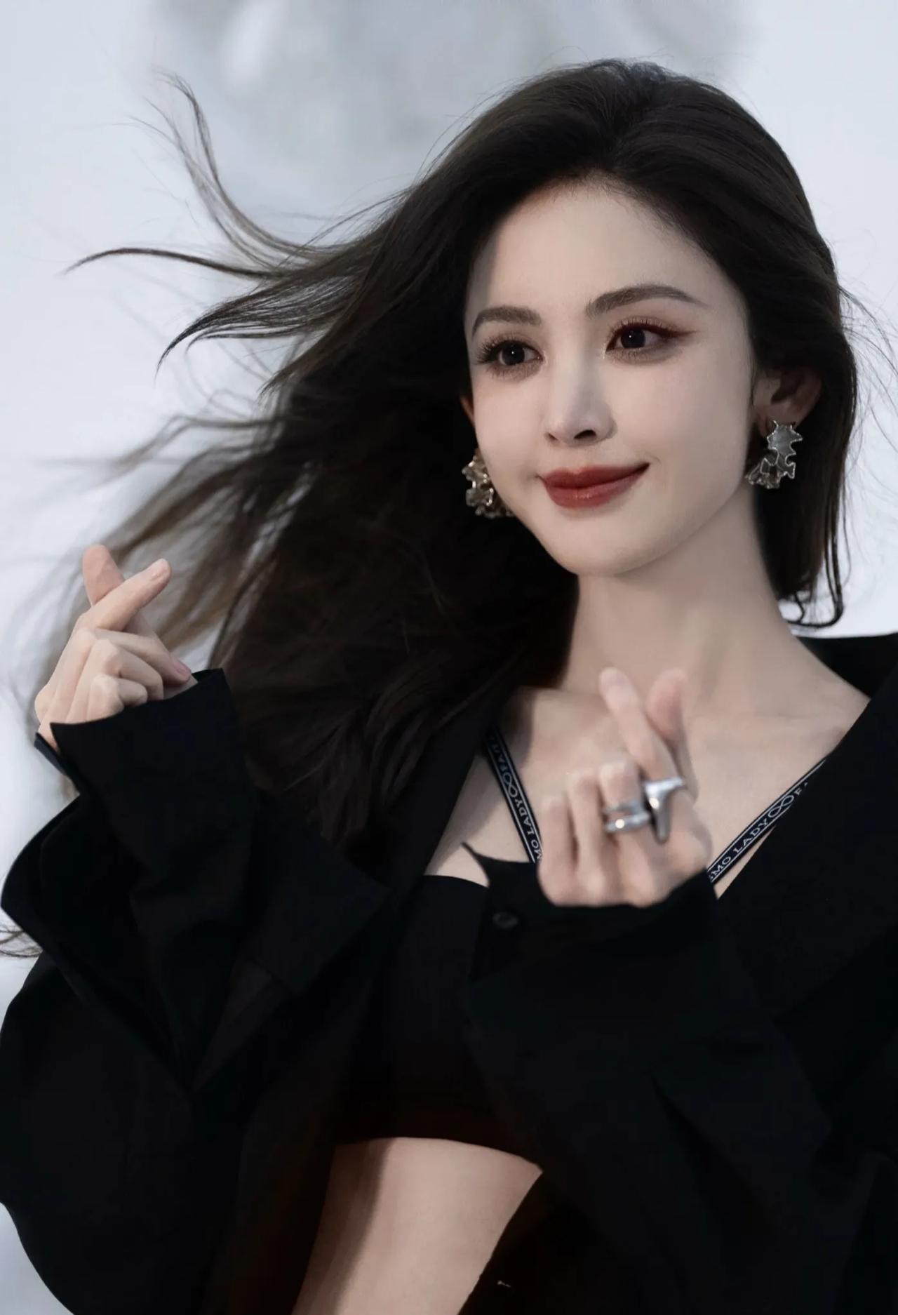古力娜扎美图分享古力娜扎 娜扎 新疆娜扎 娜扎生图状态 娜扎秀场造型 娜扎壁纸 