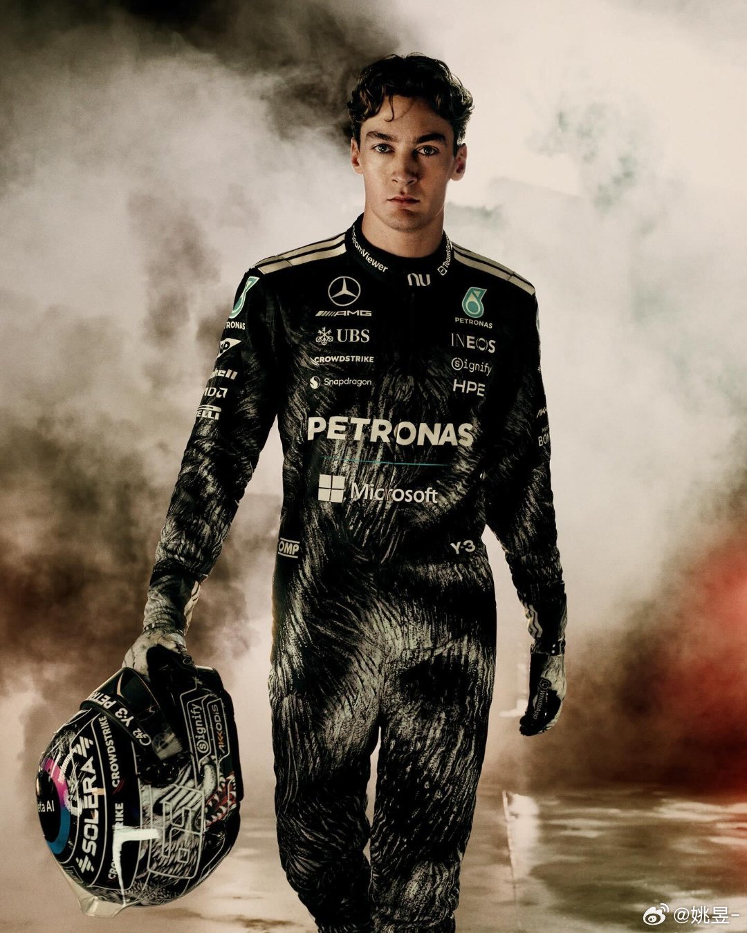 梅奔日本站特别涂装，赛车前翼挺好看就是这赛车服，真的不是去刮大白了吗哈哈