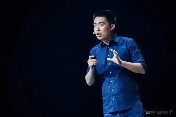李想为什么这么着急？

因为他已经无路可退。

理想看似不俗的销量背后实际是价格