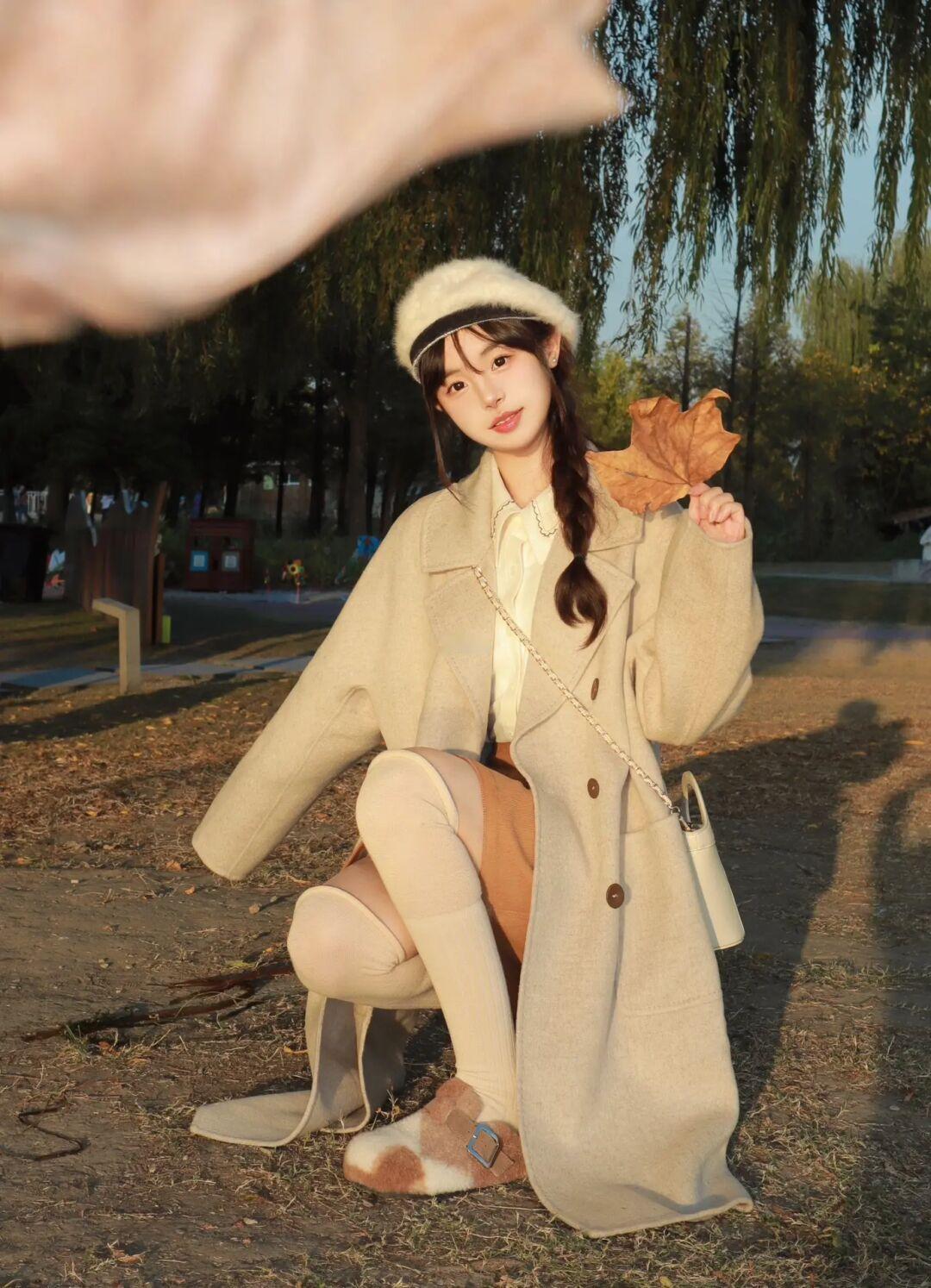 秋日氛围🍂落叶和秋天的第一件大衣 ·͜·🍁⊹