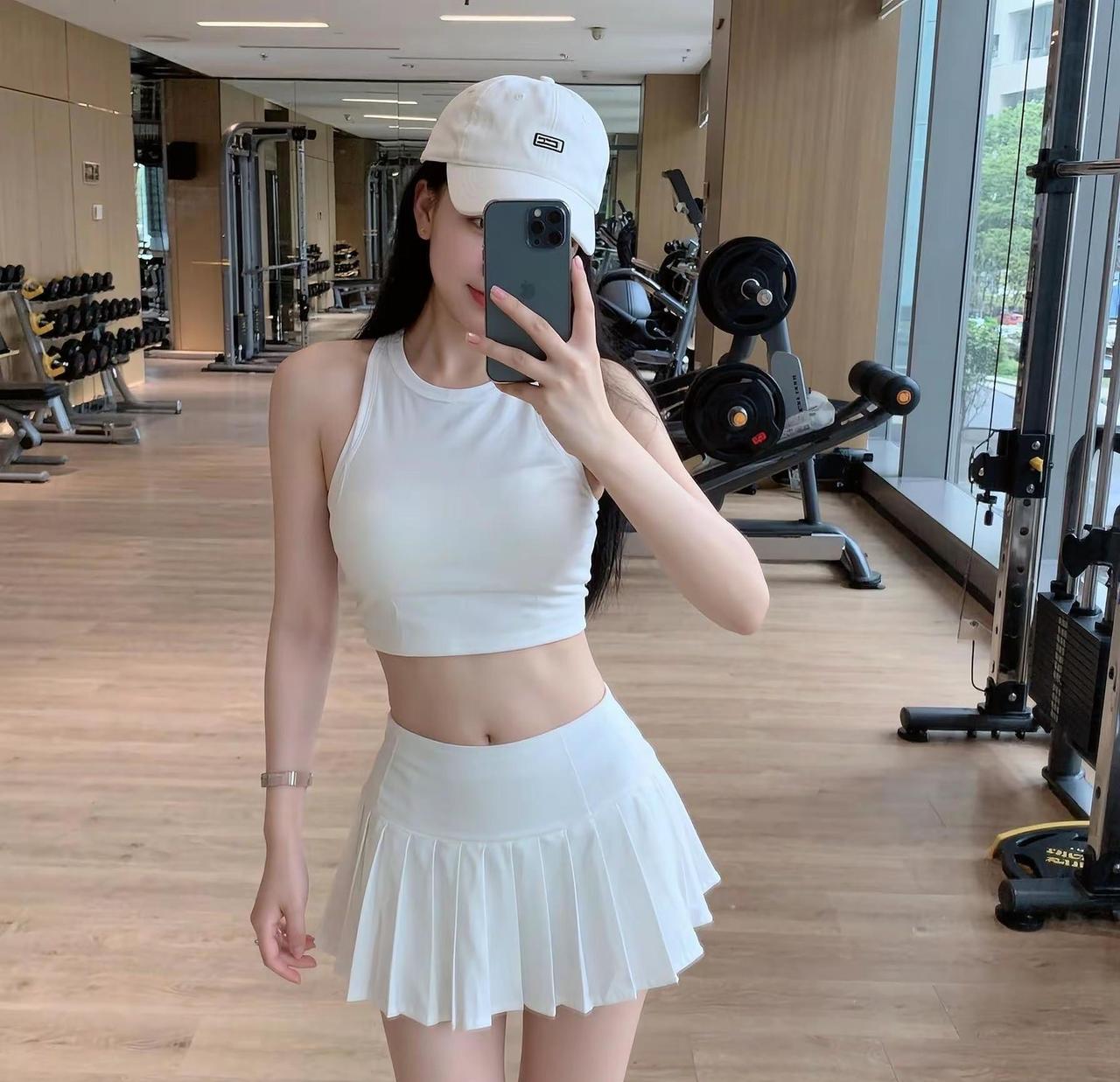 女孩子没有退路。AI健身自拍