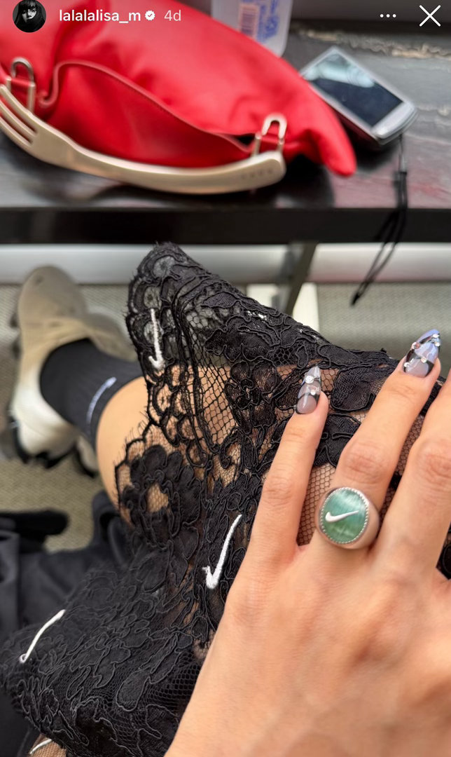 LISA  Lisa ig story更新nike相关新拍摄？新活动？🤔 